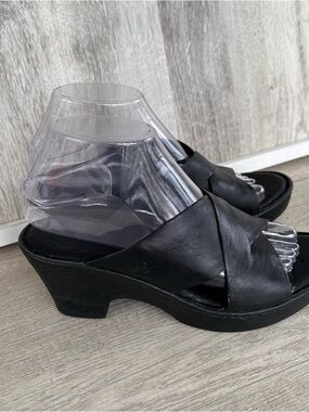 Born Coney Leather Slide Sandals  Women 8 Black Platform Wedge Boho Retro